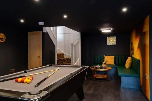 Holiday home Ultimate Glam, Vintage Central Pad. Cool 70S Bar. Bournemouth United Kingdom