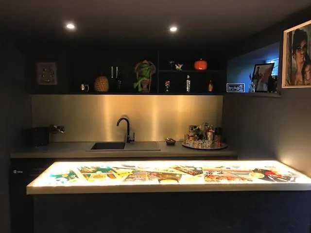 Holiday home Ultimate Glam, Vintage Central Pad. Cool 70S Bar. Bournemouth United Kingdom