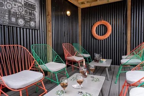 Holiday home Ultimate Glam, Vintage Central Pad. Cool 70S Bar. Bournemouth